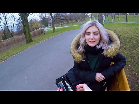 ❤️ Ezezagun baten esperma beroa irensten du diruaren truke - Eva Elfie-k parkean putz egin du Porno gurean eu.yespornpics.ru ❌❤