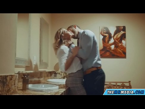 ❤️ Ilehoria busti batek komun publiko batean seduzitzen zaituenean Porno gurean eu.yespornpics.ru ❌❤